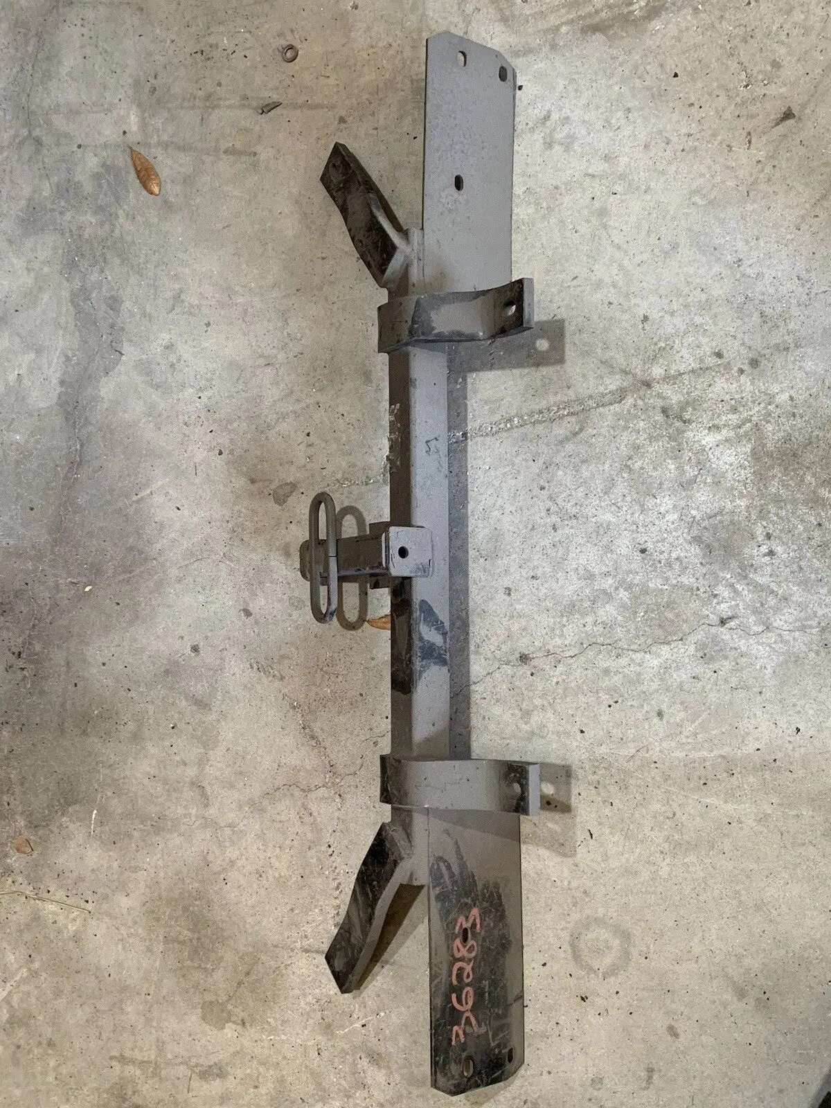 Draw-Tite 36283 Trailer Hitch 1-1/4" Class Ii '00-'02 Chevy Impala 1